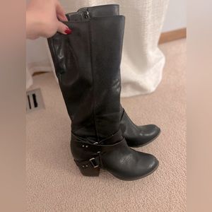 Size 9 worn maybe 1-2 Fergie heeled boots